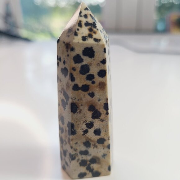 Dalmatian Jasper Tower – 2.75" tall - Grounding & Joyful Energy - Picture 4 of 4